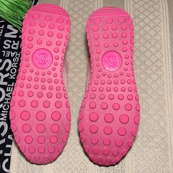 MICHAEL Michael Kors Barbie Pink Ombre Bodie Stretch knit sneakers - Picture 6 of 14